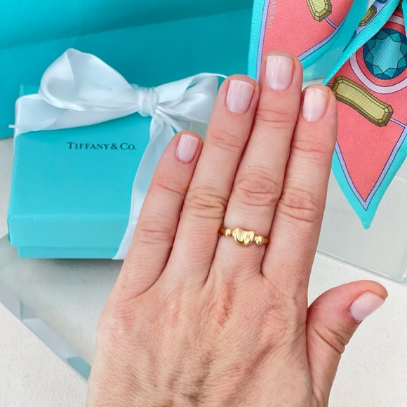 Tiffany & Co. Elsa Peretti Bean Ring in YG size 6 $1175 NEW with Tiffany Box - Picture 1 of 16